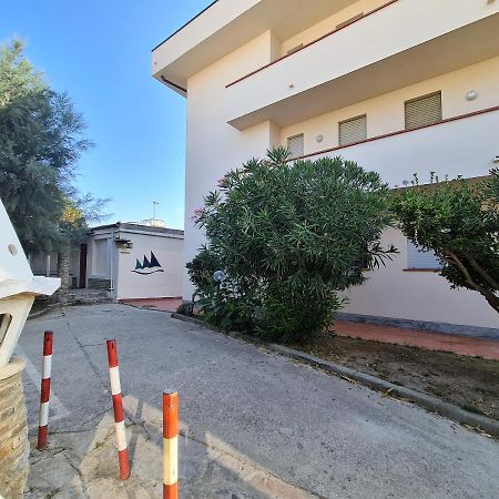 Caravel Monolocale Villa ลิโด ดิ กามาโยเร ภายนอก รูปภาพ