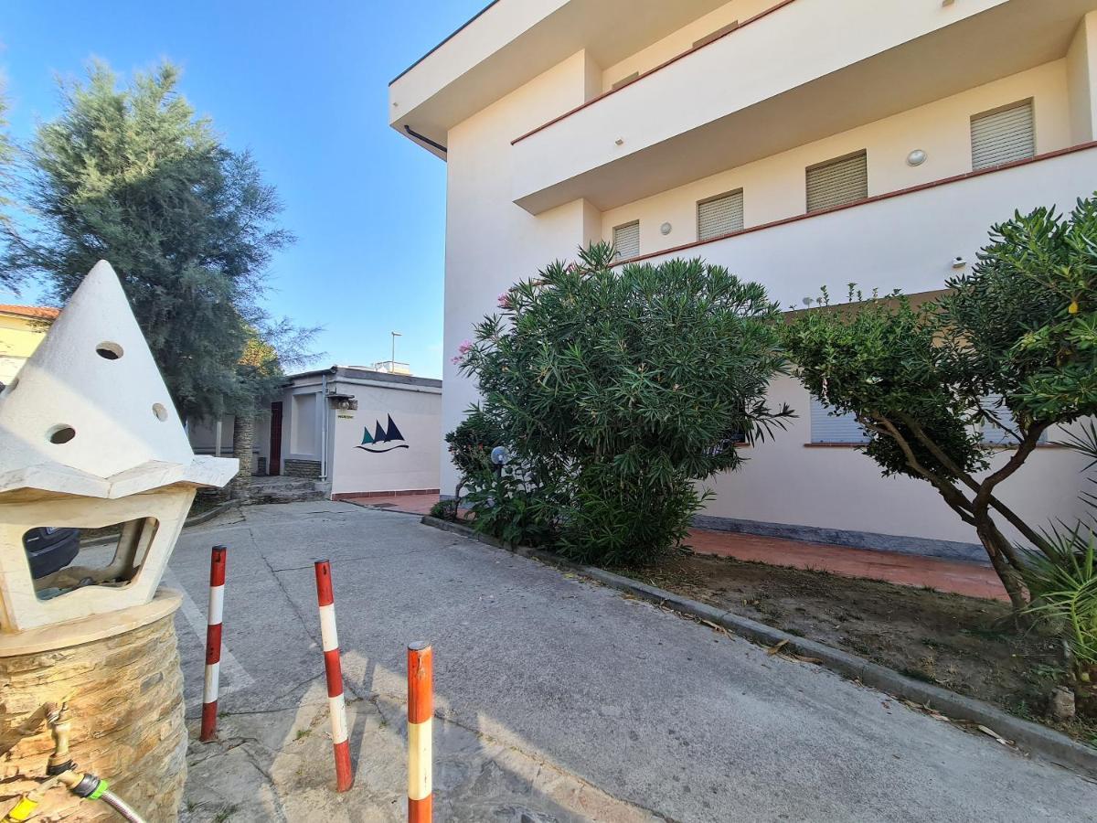 Caravel Monolocale Villa ลิโด ดิ กามาโยเร ภายนอก รูปภาพ